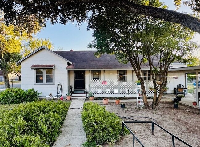 Building Photo - 1601 Redwood Ave