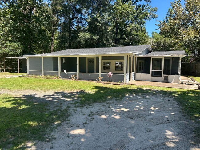 Primary Photo - 2 Bedroom Home Available Now