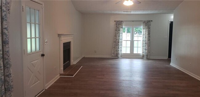 Building Photo - 1317 Hillside Ct