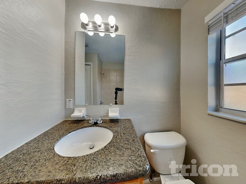 Building Photo - 11116 Stafford Ln