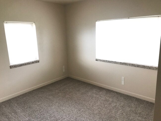Building Photo - 2715 Bobcat Dr