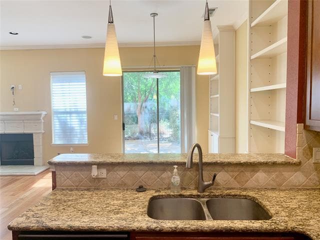 Building Photo - 2105 Lucerne Cove
