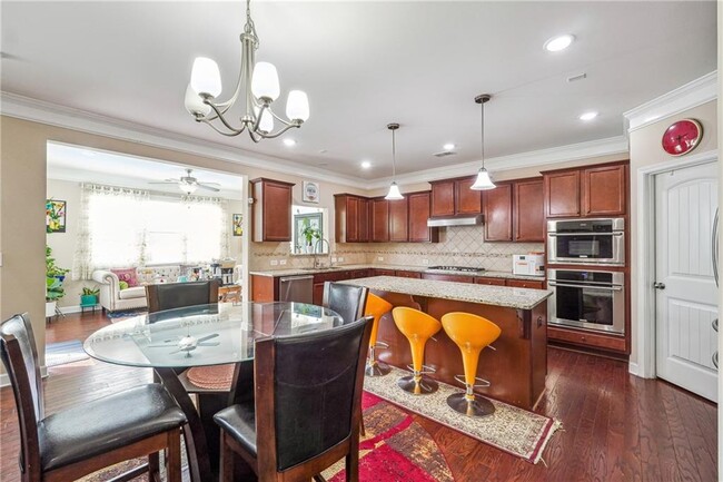 Building Photo - 5230 Edgebrook Dr