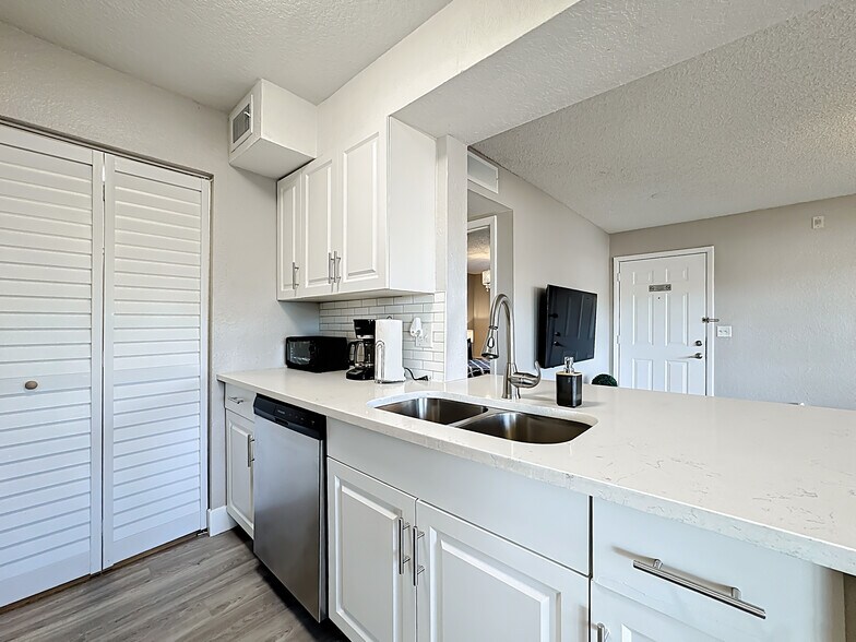 Building Photo - 11538 Westwood Blvd