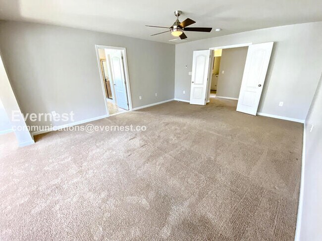 Building Photo - 5 Bed, 4.5 Bath Home with Fenced Yard & Garage / Coming Soon!