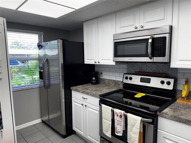 Building Photo - 2320 Terra Ceia Bay Blvd