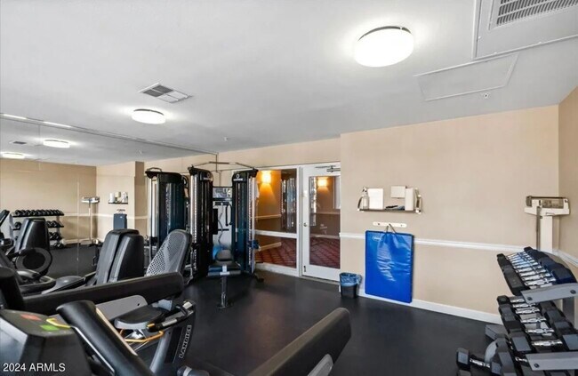 Building Photo - 4200 N Miller Rd