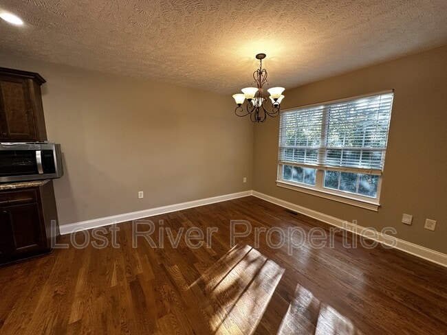 Building Photo - 2740 Pointe Ct