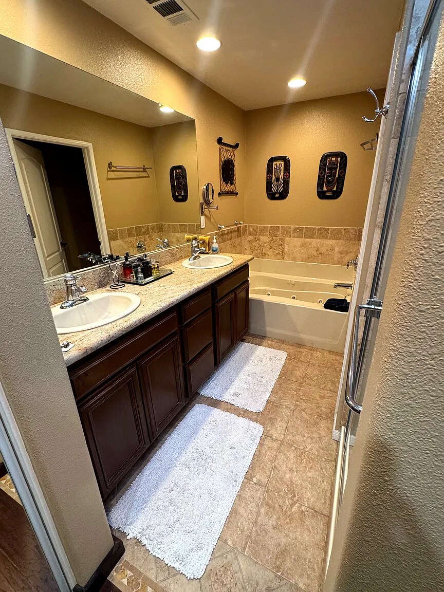 Building Photo - 16728 Tim Ln