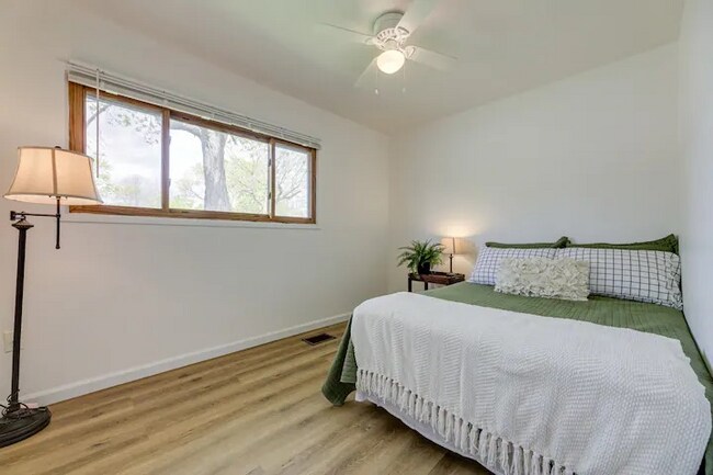 Building Photo - 1223 Ringwalt Dr