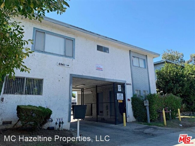 Building Photo - 6941 Hazeltine Ave