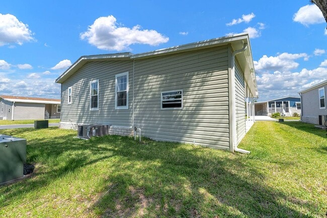 Building Photo - 3269 Walden Shores Blvd