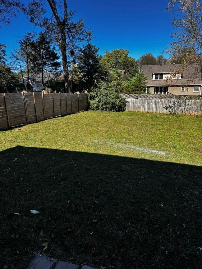 Building Photo - East Nashville 4 Bedroom