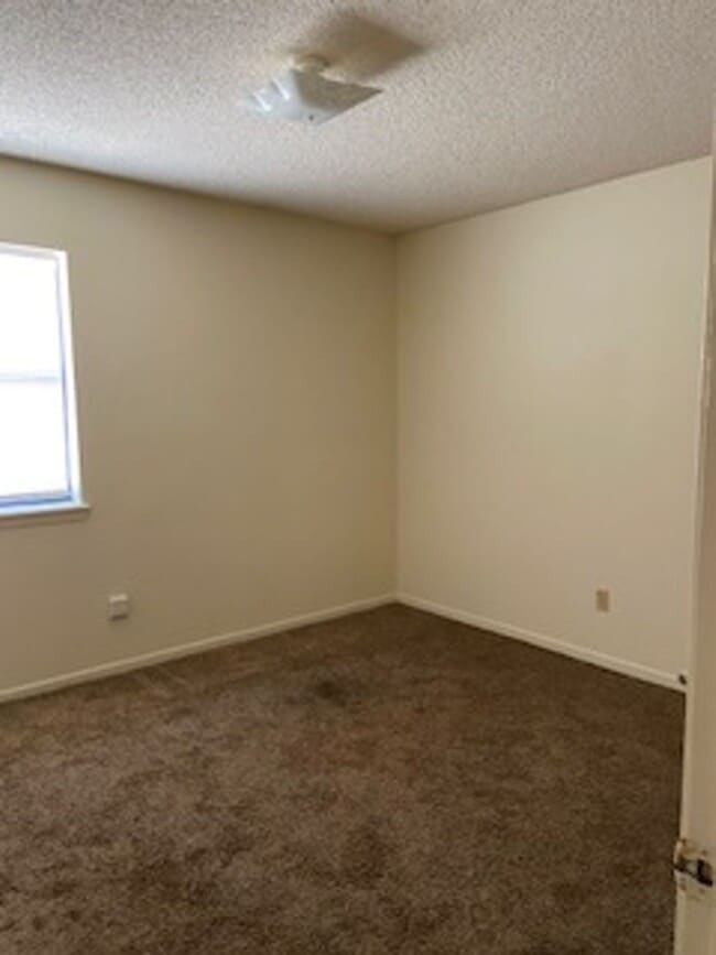 Building Photo - 1250 Elm St
