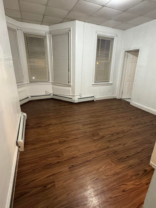 Building Photo - 1604 Central Ave