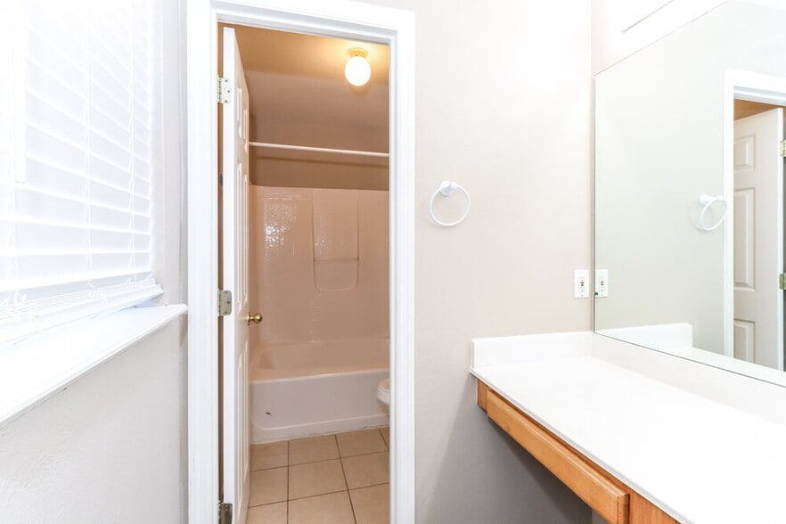 Building Photo - 31735 Loch Aline Dr