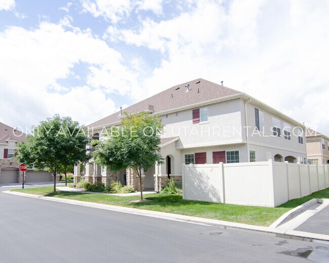 Primary Photo - 1054 W 70 N