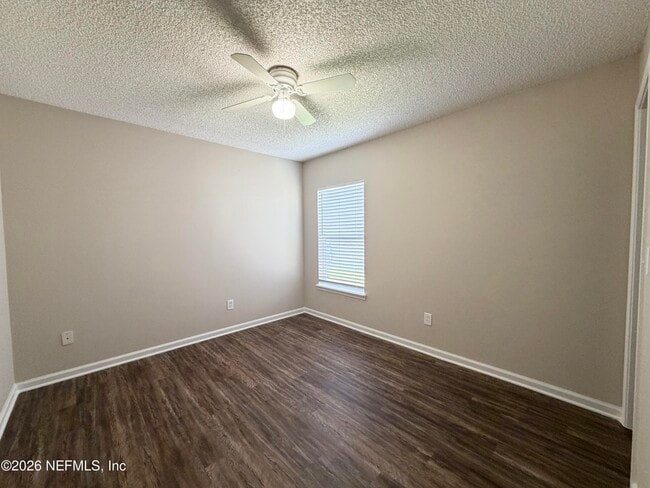 Building Photo - 6902 Southern Oaks Dr W