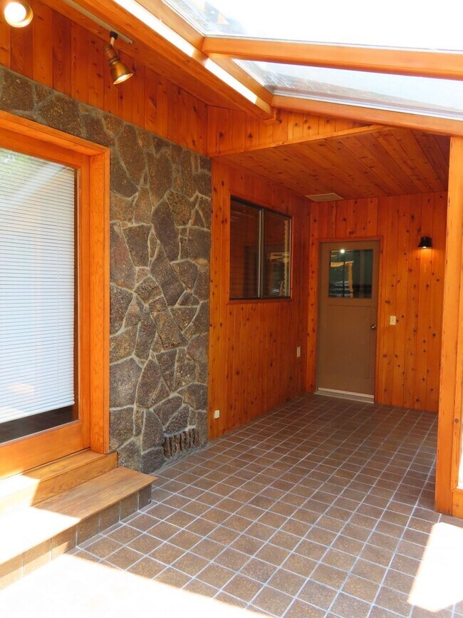 Building Photo - 61591 SE Orion Dr