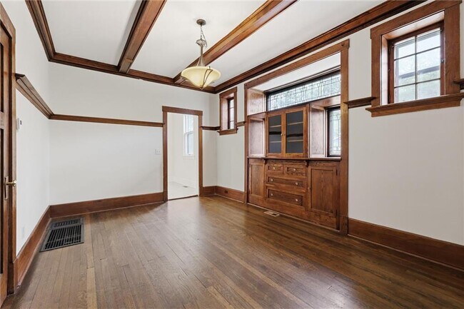 Building Photo - 4200 Mercier St