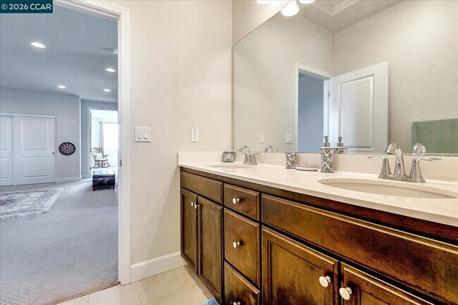 Building Photo - 582 Mandevilla Dr