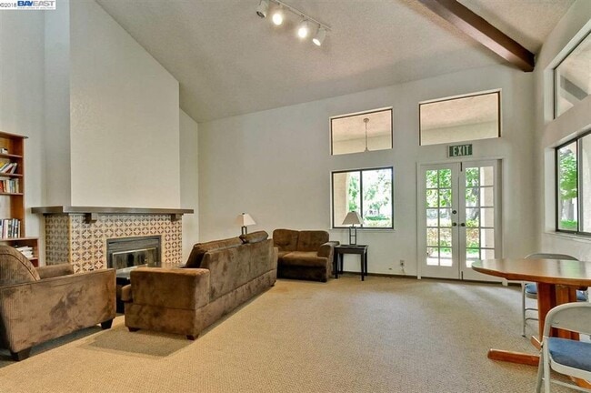 Building Photo - COMING SOON! $2850 / 2 BR - GORGEOUS REMOD...