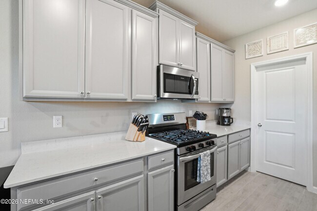 Building Photo - 75435 Sunberry Dr