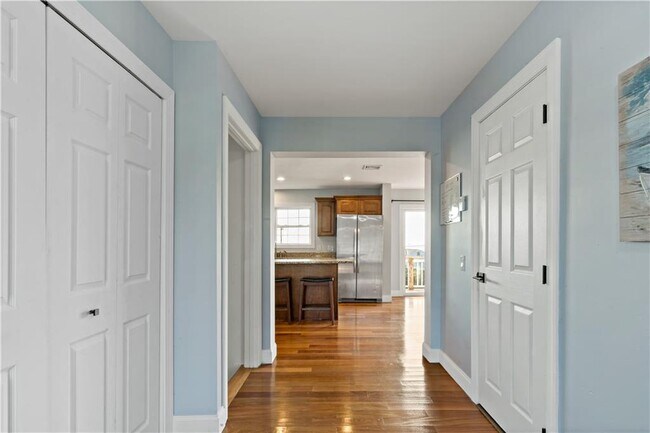 Building Photo - 11 Defelice Rd