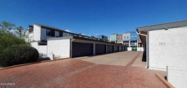 Building Photo - 3411 N 12th Pl