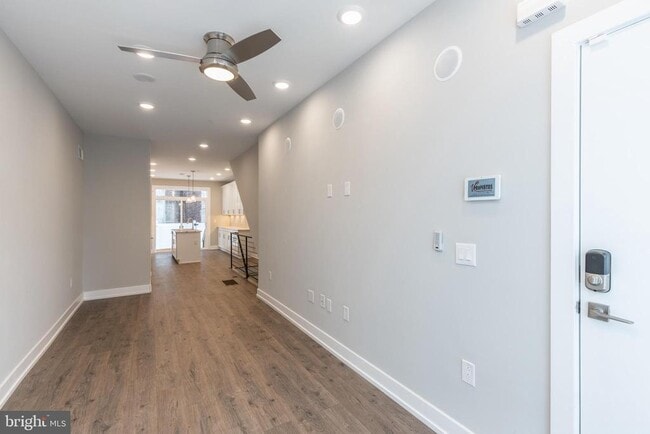 Building Photo - 137 W Huntingdon St