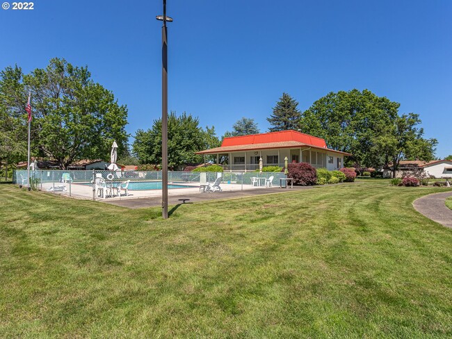 Community Pool - 2115 SE 148th Pl