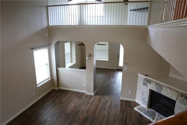 Building Photo - 525 Grey Feather Ct