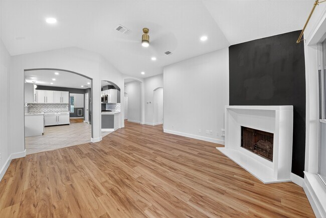 Building Photo - 17002 Analisa Cir