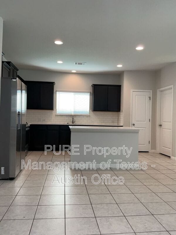 Building Photo - 112 Eagle Lake Dr