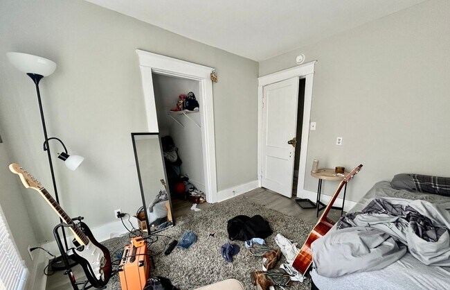 Building Photo - 5 Bedrooms for 2026-27 School Year