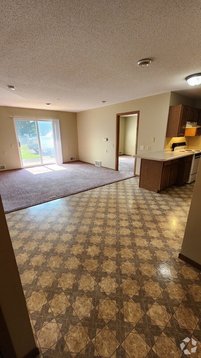 Building Photo - 2 Bedroom, 1.5 Bathroom Apartment In Secur...