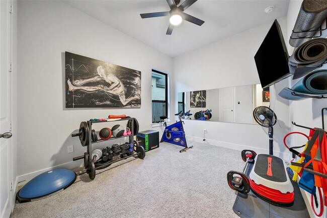 Building Photo - 149 Everest Dr