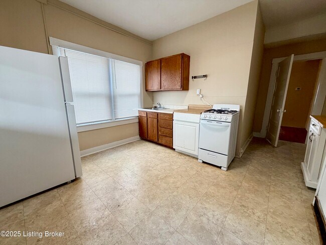 Building Photo - 1907 Payne St