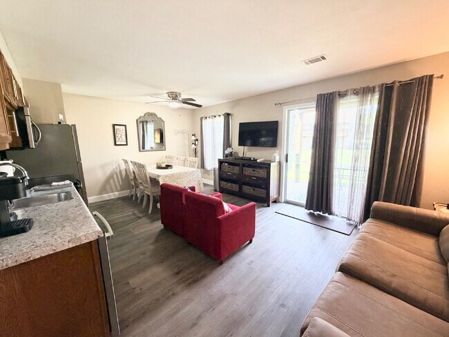 Building Photo - FULLY FURNISHED 2Br / Ground Floor Condo