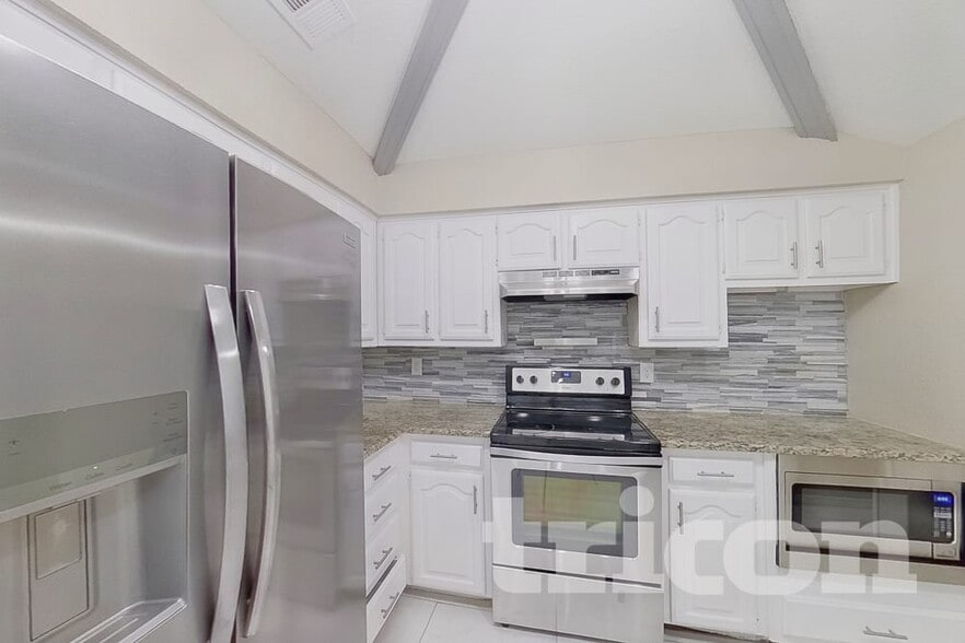 Building Photo - 3201 Chimneyrock Dr