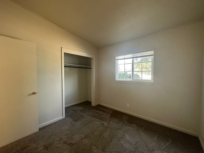 Building Photo - 1316 Thorsen Ave