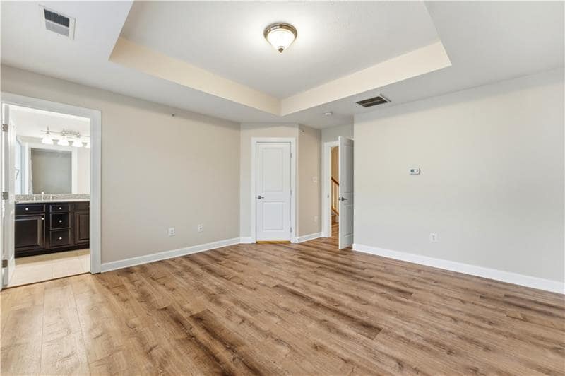 Building Photo - 335 Osona Ln