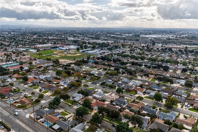 Building Photo - 4201 Franklin Ave