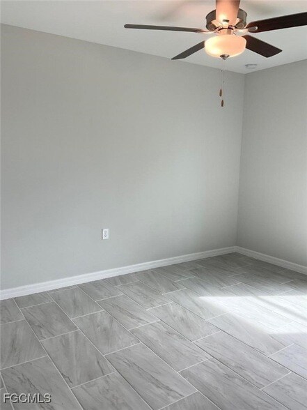 Building Photo - 1708 NE 33rd Ln