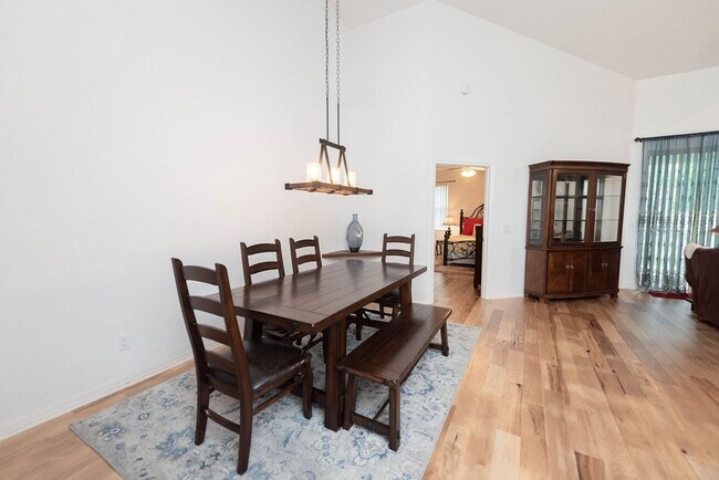 Building Photo - Beautiful Home in Satellite Beach including Lawncare and Community Pool