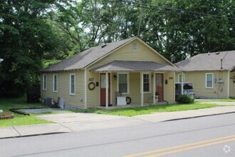 Building Photo - 337 Granbury St