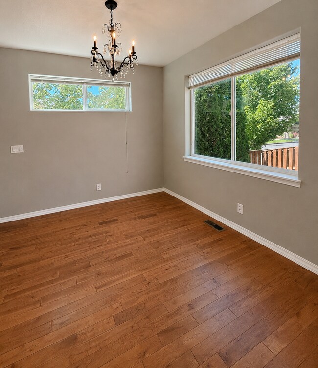 Building Photo - 60974 Snowbrush Dr