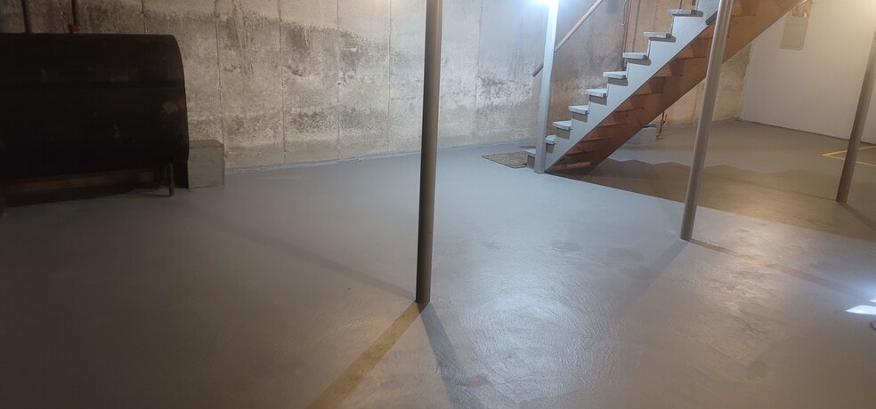 Building Photo - 503 Hancock St