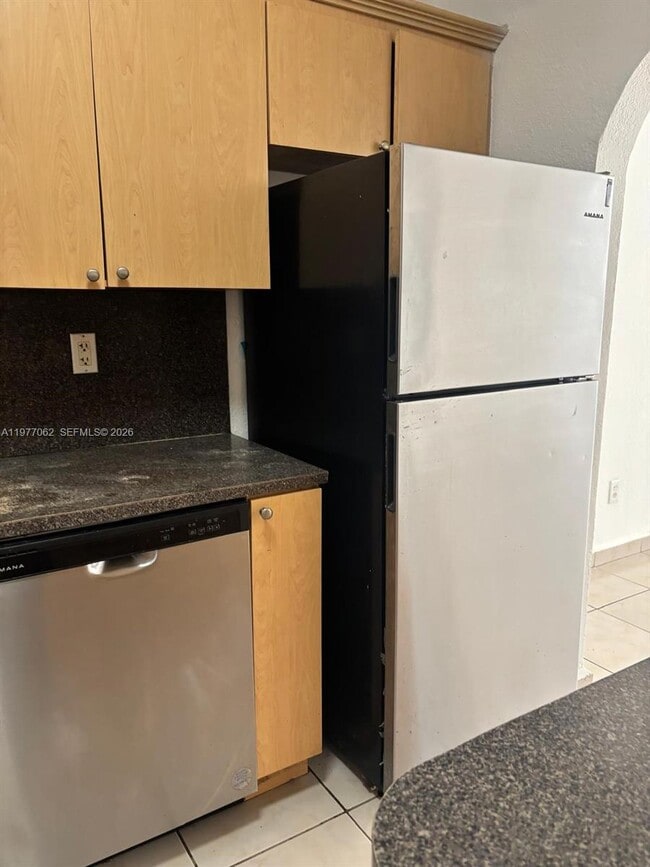 Building Photo - 940 NE 170th St