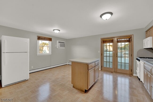 Building Photo - 53 5th Ave